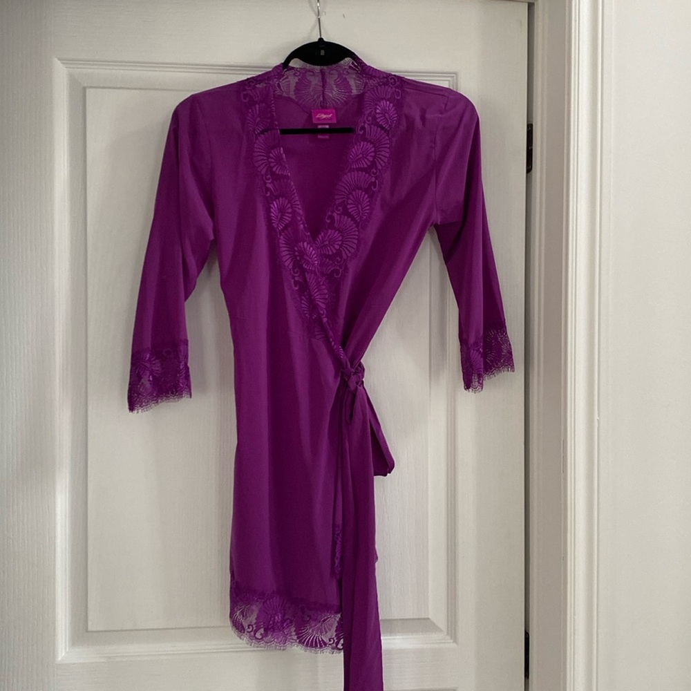 L’Agent by Agent Provocateur wrap short kimono robe M